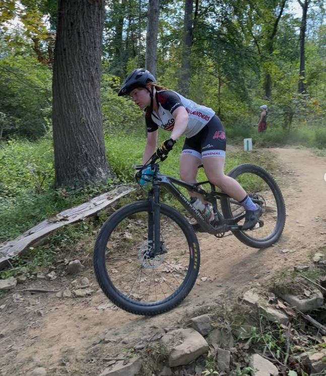 Hellbenders rider on trail during practice